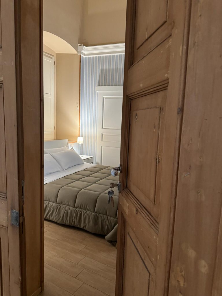 dettaglio porta stanza Arco Cicorella